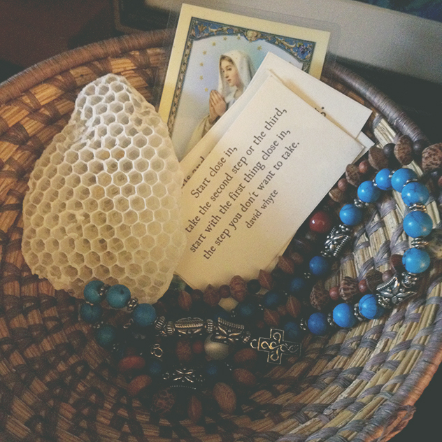 Travel Tip: Collect Found Objects » https://www.asacredjourney.net